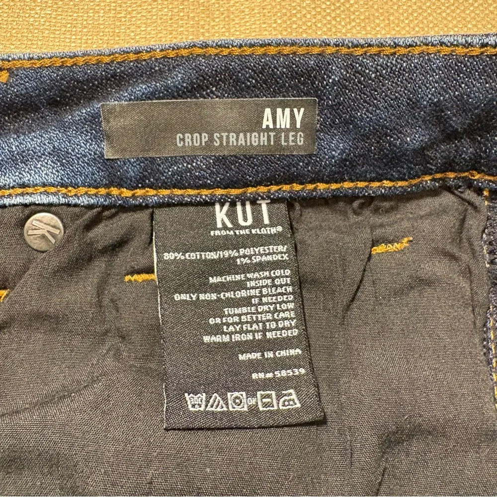 Kut from the Kloth Dark Blue Amy Crop Jeans Size 6 - Picture 2 of 7